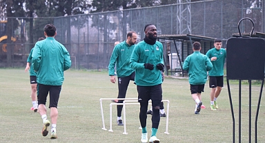 Sakaryaspor Hız Kesmeden Çalışmalarını Sürdürüyor