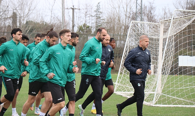Sakaryaspor Yeni Hocasıyla İlk Antrenmanına Çıktı