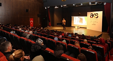 Ünlü Yazar Senai Demirci Vatandaşlarla Bir Araya Geldi