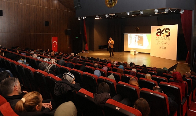 Ünlü Yazar Senai Demirci Vatandaşlarla Bir Araya Geldi