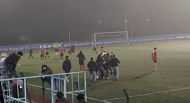 Yeşil Sahada Tekme ve Yumruklar Havada Uçuştu