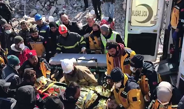 129 Saat Mahsur Kaldığı Enkaz Altından Sağ Olarak Kurtarıldı