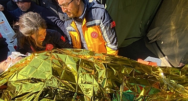 296 Saat Sonra 3 Kişi Daha Enkazdan Sağ Çıkarıldı