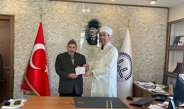 73 Yaşındaki Adam Depremzedelere Umre Parasını Bağışladı