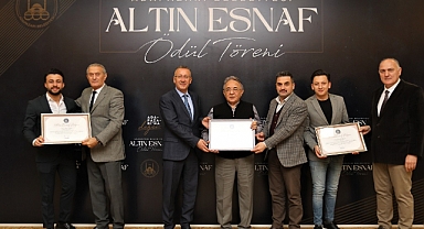 Esnaflar Belgelerini Başkan Işıksu'dan Aldı
