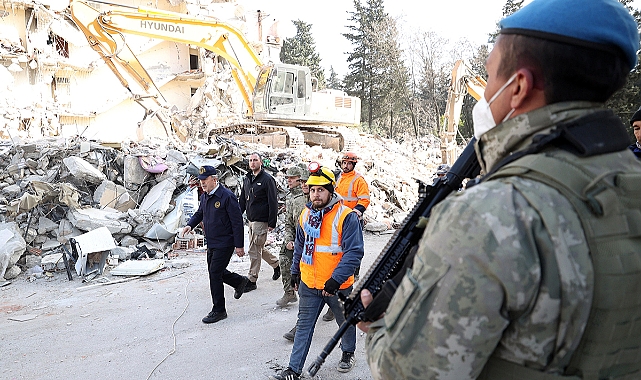 Bakan Akar'dan 'Asker Kışladan Geç Çıkarıldı' İddialarına Sert Tepki