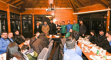 Başkan Yüce, Büyükşehir Hentbol Takımıyla Bir Araya Geldi