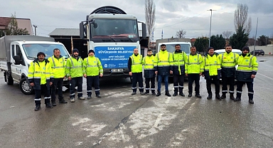 Büyükşehir Ekipleri Depremzede Vatandaşların Yanında