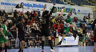 Büyükşehir Hentbol, Spor Toto'yu Mağlup Etti