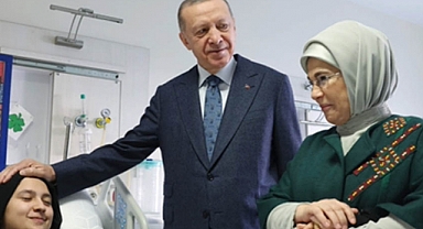 Cumhurbaşkanı Erdoğan, Depremzede Aleyna'yı Ziyaret Etti
