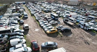 Deprem Sonrası Binlerce Otomobil Otoparka Çekildi