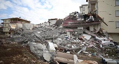 Depremin 10 İldeki Acı Bilançosu! Bakan Kurum Deprem Raporunu Açıkladı