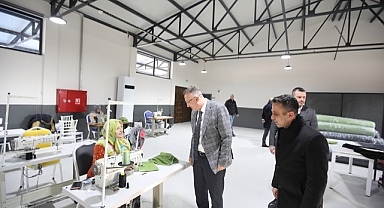 Dernekkırı Millet Evi’nde Afet Bölgesi İçin Atkı ve Bere Üretimine Başlandı