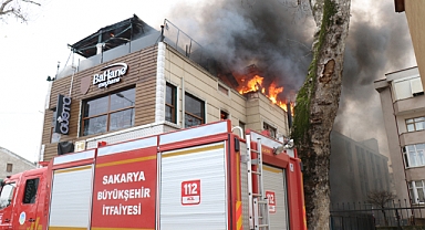 Eğlence Mekanında Korkutan Yangın!