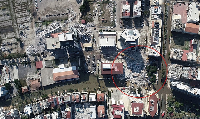 Enkaz Altından 6 Kişi Sağ Olarak Çıkarıldı