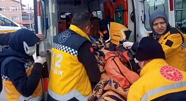 Geyve'de Bıçaklı Kavga: 3 Yaralı