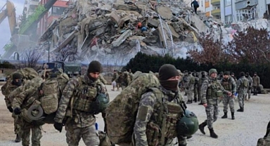 Hatay'a TSK'ya Ait Helikopterlerle Takviye Ekipler Getiriliyor