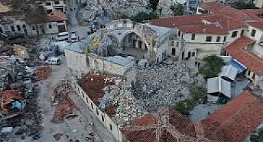 Hatay'da Tarihi Cami Depremde Yıkıldı