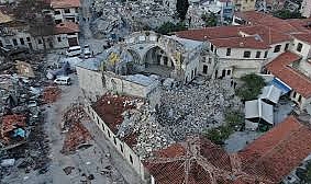 Hatay'da Tarihi Cami Depremde Yıkıldı