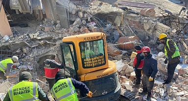 Hendek Ekibi Canla Başla Arama Kurtarma Mücadelelerini Sürdürüyor