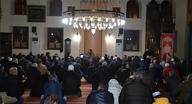 Hendek'te Eller Semaya Depremzedeler İçin Açıldı
