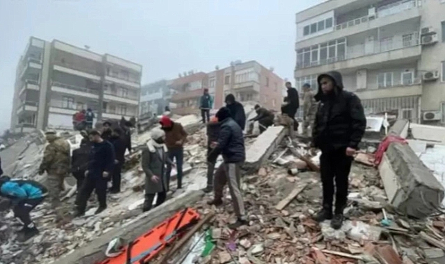 İnsanlık Öldü: Enkaz Altındakiler ile Dalga Geçtiler