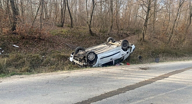 Kontrolden Çıkan Otomobil Takla Attı: 3 Hafif Yaralı