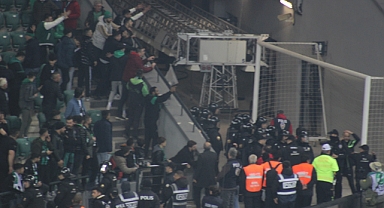 Sakaryaspor Yönetimi, Kocaelispor Maçında Yaşanan Olaylarla İlgili Açıklama Yaptı