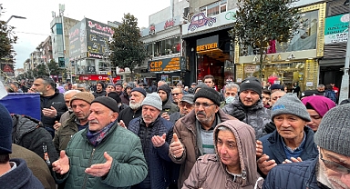 Vatandaşlara Kuran-ı Kerim Dağıttılar