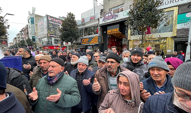 Vatandaşlara Kuran-ı Kerim Dağıttılar