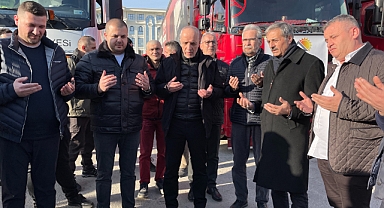 Yardım Tırları Deprem Bölgesine Doğru Yola Çıktı