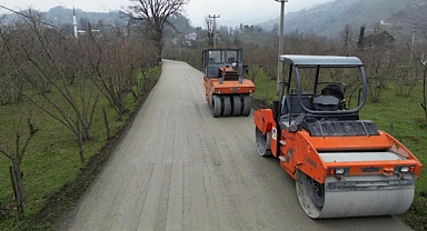 Akyazı Ballıkaya’da Beton Yol Çalışmaları Tamamlandı