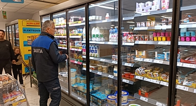 Akyazı Zabıtası Market Denetimlerini Sürdürüyor