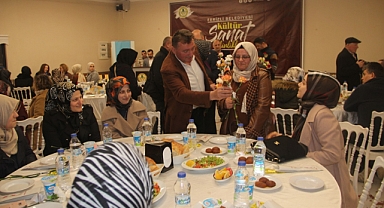 Başkan Gündoğdu Emekçi Kadınlarla Bir Araya Geldi