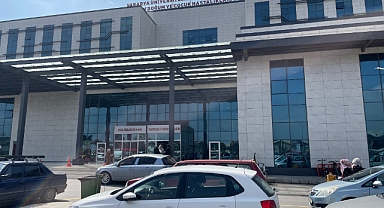 Hastane Önündeki Kavgayı Güvenlik Görevlileri Güçlükle Ayırdı