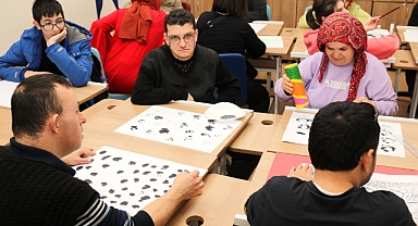SGM'de Sanata ve Sevgiye Engel Yok