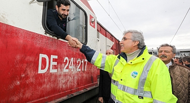 Yüce Uğurladı, Bir Tren Daha Yola Çıktı: