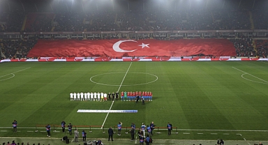 Avrupa Şampiyonası'na Resmen Adayız! Bakan Kasapoğlu İmzaladı