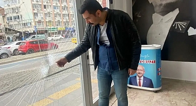 İzmir'de CHP İlçe Seçim Bürosuna Saldırı!