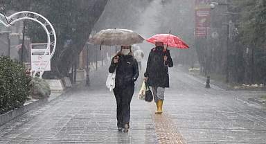 Meteoroloji Uyardı: Sağanak Yağış Geliyor