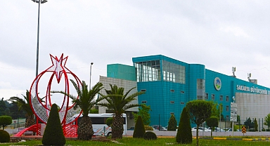 Büyükşehir Sakarya'nın Simge Noktalarını Ay Yıldız'la Süslüyor