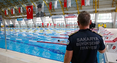 Hayat Nöbetinin Yeni Üyeleri Suda Zor Bir Sınav Verdi