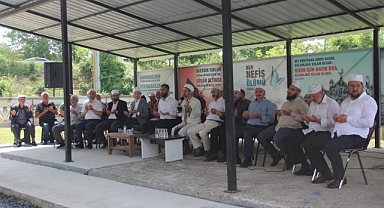 Ferizli'de Arefe Günü Etkinliği: Mezarlıkta Manevi Buluşma ve Birlik Ruhu
