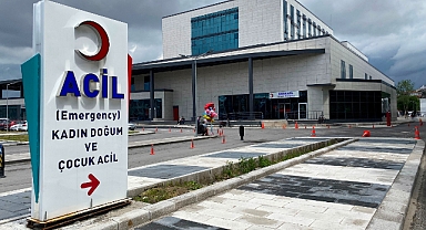 Küçük Kız Balkondan Düştü