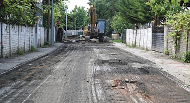 Serdivan'da Asfalt Yenileme Çalışmaları Hız Kesmeden Devam Ediyor