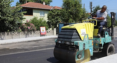 Arifiye Belediyesi Sıcak Asfalt Çalışmalarını Tüm Hızıyla Sürdürüyor…