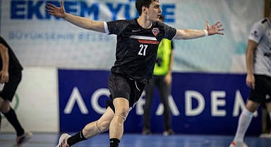 Başarılı Oyun Kurucu Atakan Şirin Büyükşehir Hentbol’da