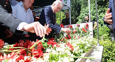 Yüce Destanın Yıldönümünde Şehit Polisin Kabrinde: “Bu Vatanın Evlatları 7 Yıl Önce Bugün Hainlere Büyük Bir Ders Verdi”