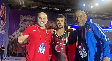 Büyükşehirli Güreşçi Dünya Şampiyonu Oldu