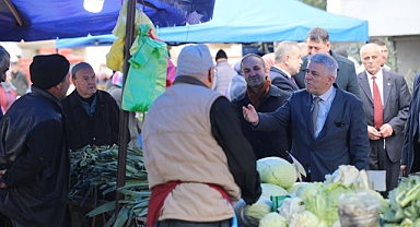 Başkan Şengül Pazar Esnafını Gezdi